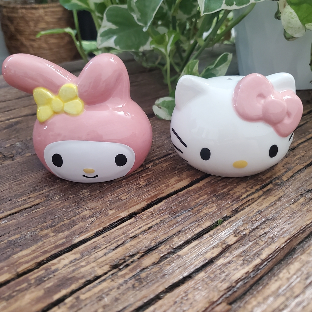 Hello Kitty Pink and White Salt & Pepper Shaker Set